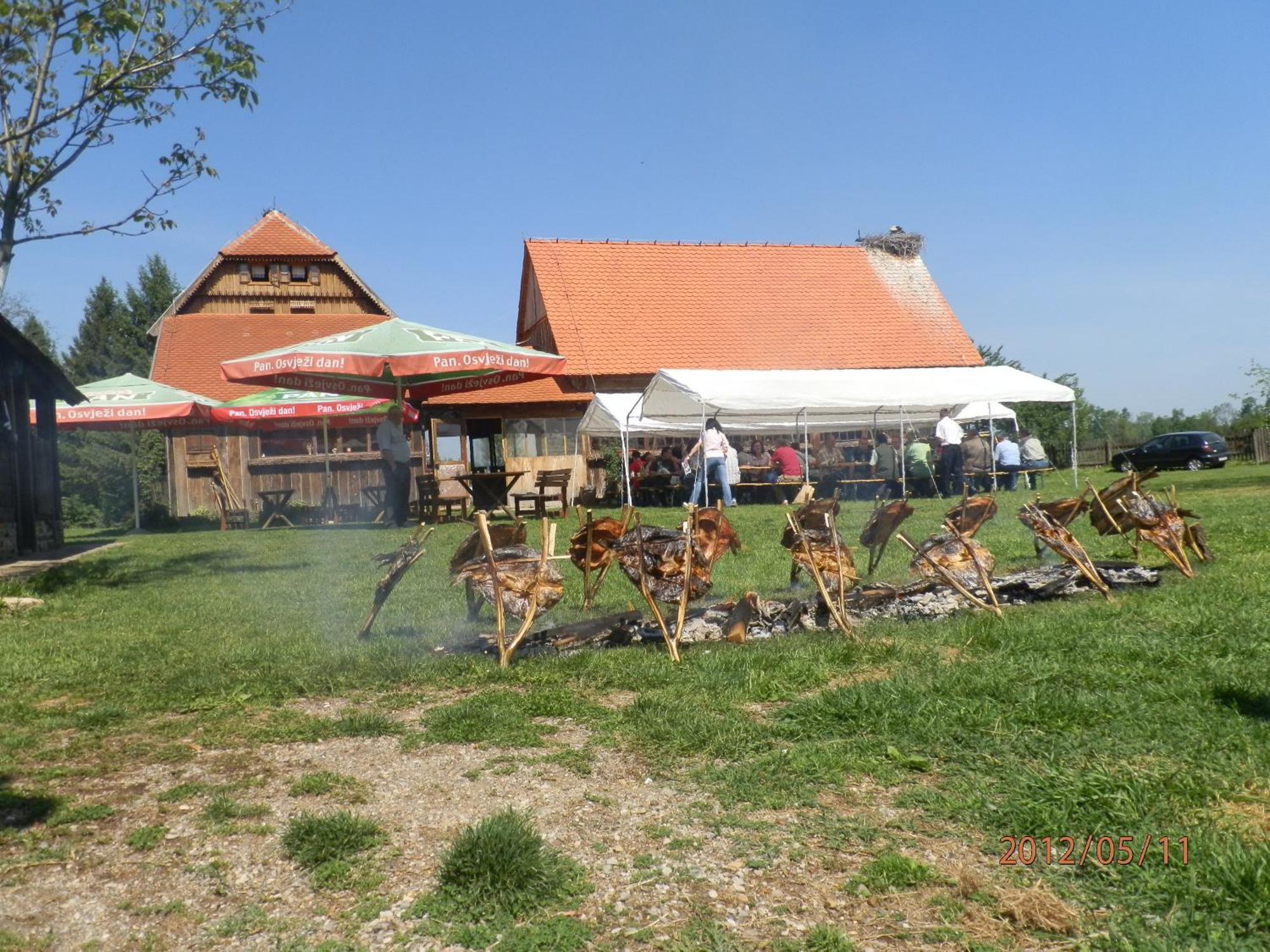 Hotel Tradicije Čigoč Exterior foto
